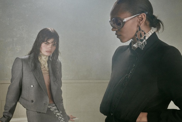 McQUEEN PF26 HERO VOGUE RUNWAY 2 (5)