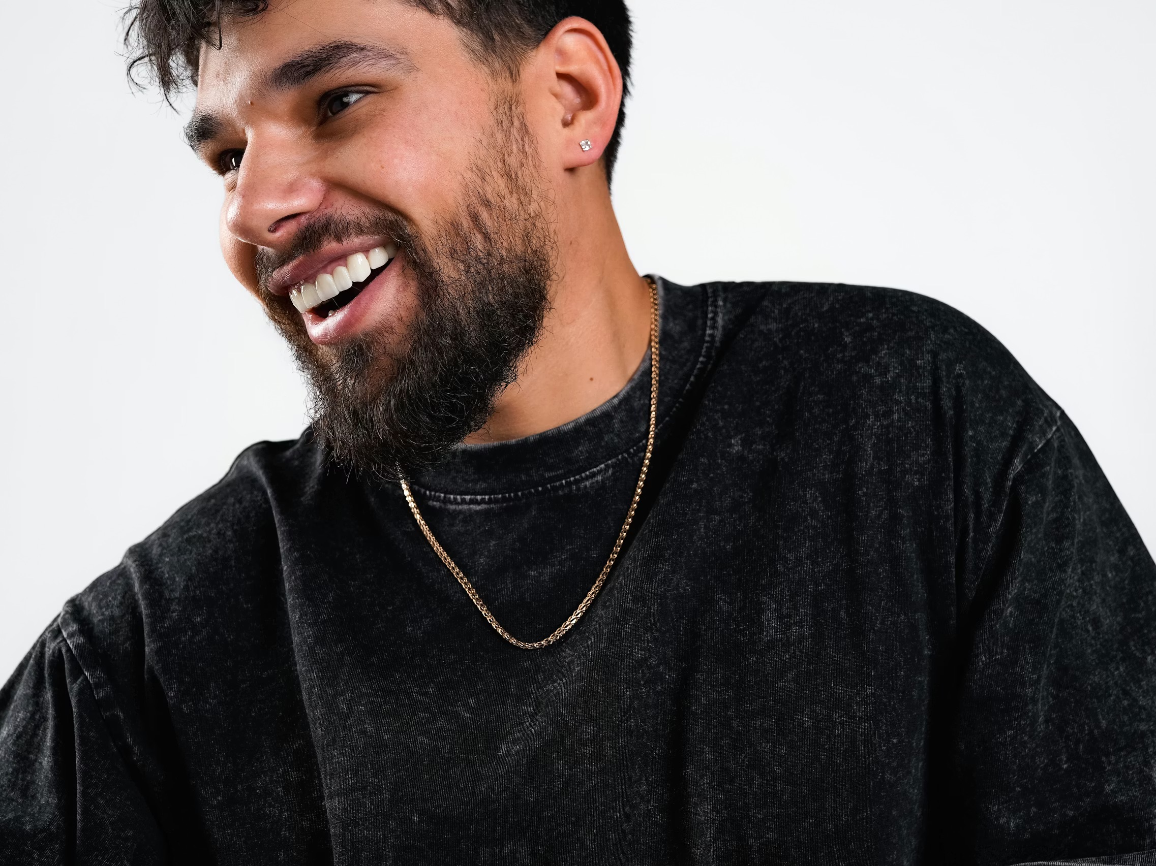The Rise of Wellness Dentistry: How Celebrities Fix Their Smiles Without Anyone Noticing